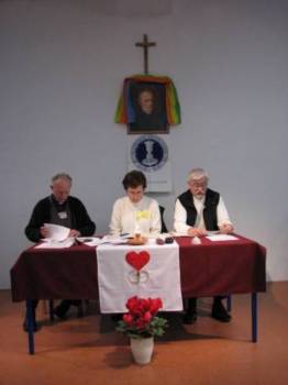 A megh�vott el�ad�k: Farkas Mikl�s atya, Papp Mikl�s �s �gi